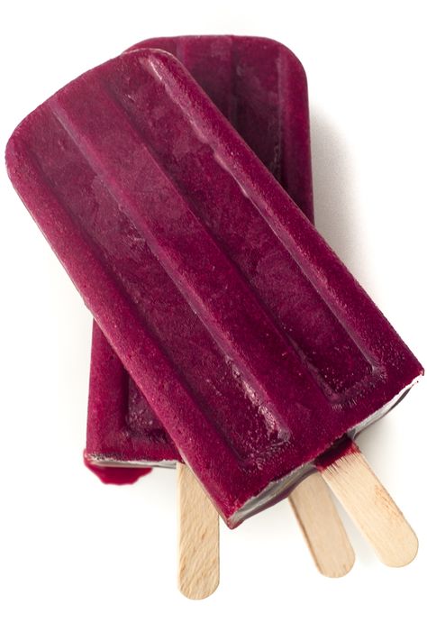 Lemonade Bars, Lime Popsicles, Lemonade Popsicles, Strawberry Popsicles, Frozen Cocktail, Cherry Lemonade, Fruit Pops, Homemade Popsicles, Cherry Recipes