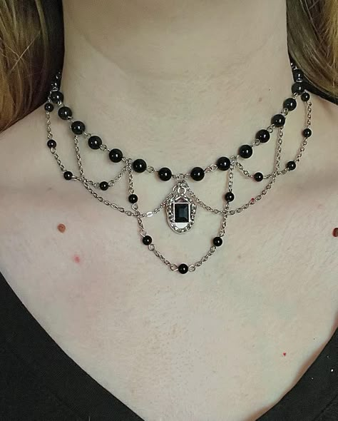 ‘No Reflection’ Necklace 🪞 made with black onyx beads, stainless steel findings, and stainless steel chain 33cm + 6cm extension chain available now, link in bio 🖤 #explorepage #jewelry #handmade #goth Goth Seed Bead Jewelry, Goth Chain Necklace, Goth Jewelry Necklaces, Goth Prom Jewelry, Goth Wire Jewelry, Gothic Handmade Jewelry, Diy Bead Necklace Ideas, Goth Necklace Diy, Gothic Beaded Jewelry