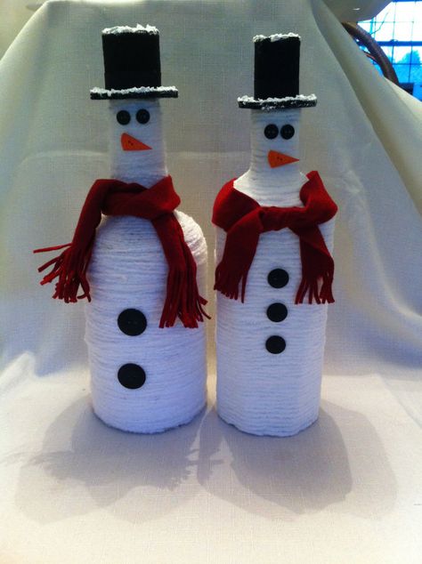 Bottle Snowman, Wine Bottle Christmas Decorations, Wine Bottle Crafts Christmas, Hand Painted Wine Bottles, Christmas Wine Bottles, Wine Bottle Diy Crafts, Bottle Decor, Diy Bottle Crafts, Glass Bottle Crafts