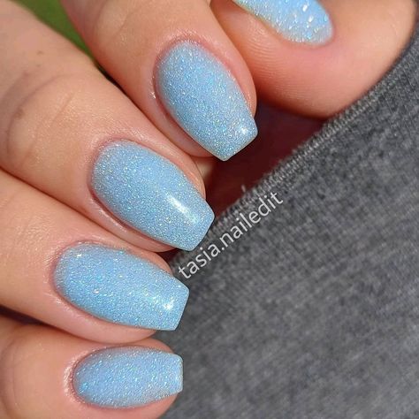 Light Blue With Sparkle Nails, Blue Nails Ideas Sparkle, Blue Nails Sparkle Glitter, Sky Blue Nails With Glitter, Nail Ideas For Light Blue Dress, Blue Sparkle Gel Nails, Light Blue With Glitter Nails, Light Blue Sparkly Acrylic Nails, Blue Hoco Nails Short