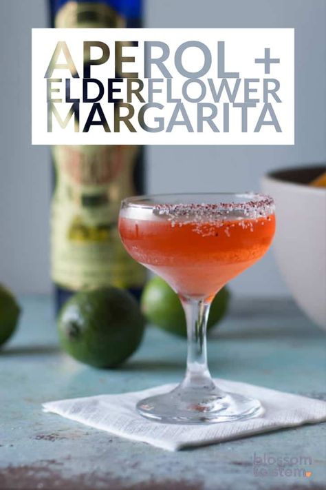 Elderflower Margarita, Lime Cocktails, Food Recipes Vegetarian, Traditional Margarita, Sour Cocktail, Reposado Tequila, Margarita Cocktail, Burger Bar, Cocktail Drinks Recipes