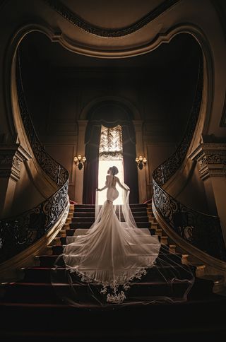 Rosecliff Mansion Wedding, Hilton Wedding, Mansion Wedding Venues, Foto Wedding, Bride Photoshoot, Michael Anthony, Dark Wedding, Wedding Photography Styles, Beautiful Wedding Photos