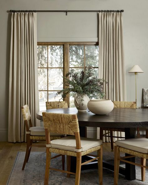 Layers of Lovely: Step Inside this Timeless Home | Lark & Linen W Design Collective, Timeless Interior Design, Southern Design, W Design, Timeless Interiors, Dining Room Inspiration, Classic Interior, Dining Room Design, Room Table