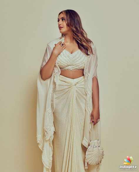 Huma Qureshi Women Truck Driver, Parneeti Chopra, Huma Qureshi, Indian Gowns, Party Wear Dresses, Actress Photos, The Age, A Dress, Indian Outfits