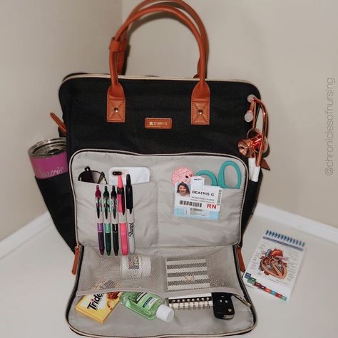 Clinical Bag, Weekend Trip Packing List, Nursing Clinicals, Weekend Trip Packing, Nurse Bag, Handbag Essentials, Instagram C, Packing List For Travel, Nursing School