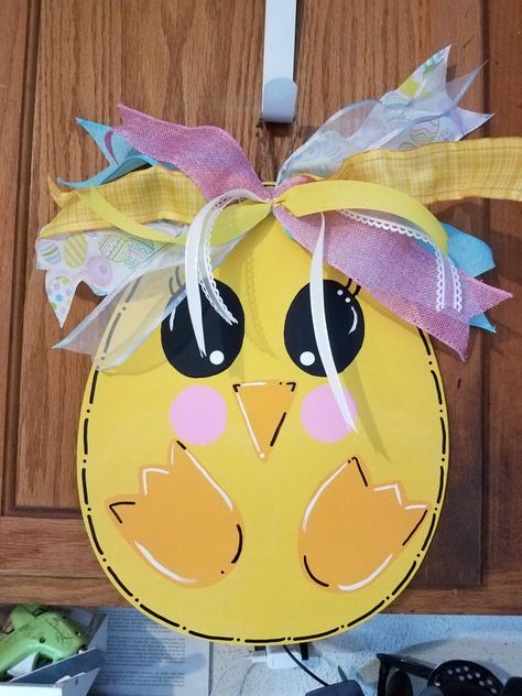 Wooden Easter Egg Painting Ideas, Easter Dollar Tree Crafts, Easter Crafts Diy Homemade, Easter Rabbit Crafts, Wooden Easter Crafts, Easter Egg Door Hanger, Wood Easter Eggs, Easter Chick Craft, Dollar Tree Easter Crafts