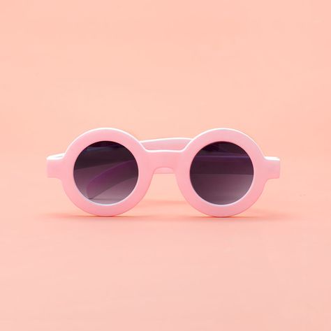 - Description - SIZE & FIT we've got googly eyes for the cutest circle shades around… in the most perfect shade of pink! pop these on, lace up your roller skates, grab an ice cream cone, and enjoy liv Sunglasses Photography, Roller Derby Girls, Circle Sunglasses, Pink Circle, Throwing Shade, Roller Shades, Everything Pink, Barbie World, Eyewear Fashion