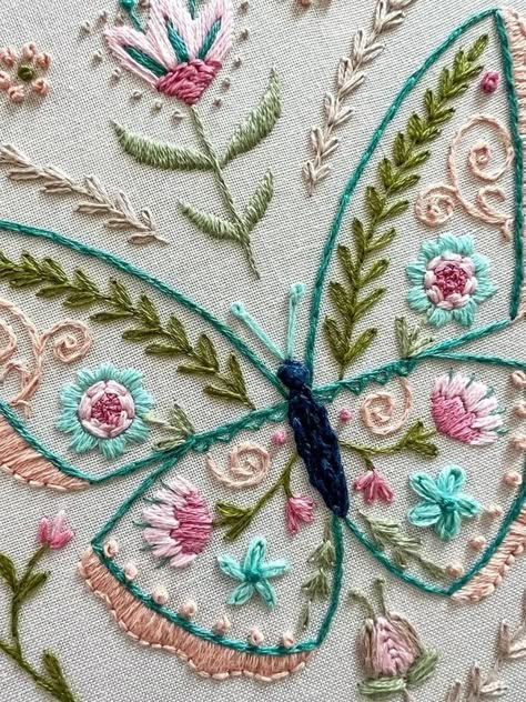 Embroider Butterfly, Folk Art Butterfly, Floral Folk Art, Most Beautiful Butterfly, Folk Art Floral, Folk Art Embroidery, Embroidery Butterfly, Basic Hand Embroidery Stitches, Embroidery Cards