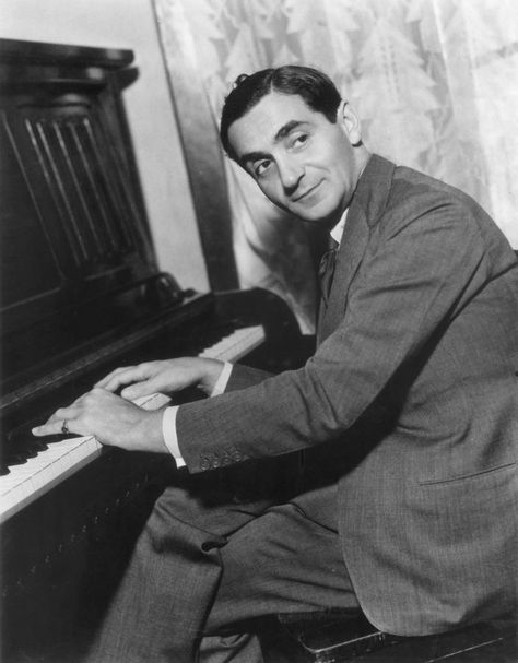 We mark the birth on May 11, 1888, of the Russian-born American songwriter Irving Berlin (1888-1989). Berlin wrote the words and music to over 1500 songs. 1940s Music, Berlin Photos, Famous Composers, Irving Berlin, Bing Crosby, Music Composition, Hauntingly Beautiful, Jazz Age, Composers