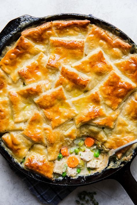 Southern Living Chicken Pot Pie Recipe, Hi Ken Pot Pie, Chicken Pot Pie Skillet Recipe, Diy Chicken Pot Pie, Chicken Pot Pie Instant Pot, Chicken Pot Pie Puff Pastry, Pasta Flora Recipe, Best Chicken Pie Recipe, Cast Iron Chicken Pot Pie