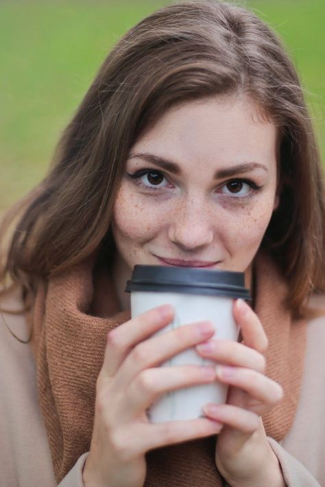 Woman in Brown Top and Scarf Holding a White and Black Travel Cup Outside Chic Ladies Fashion, Holding Coffee, Marines Girl, Ladies Fashion Casual, Americano Coffee, Coffee Stirrers, Roasted Coffee Beans, Gourmet Coffee, Clothes Casual