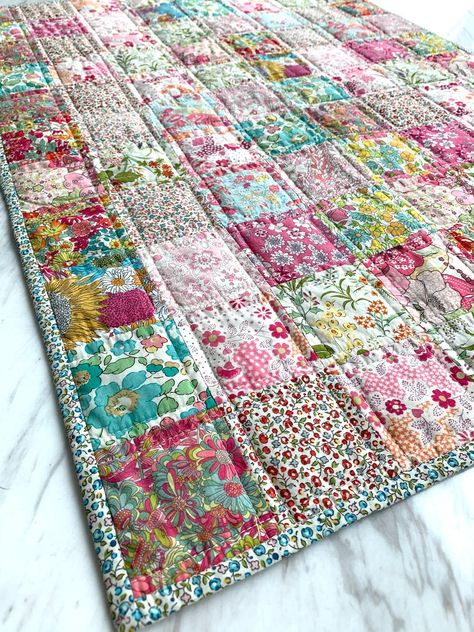 Girls Patchwork Quilt, Easy Baby Quilt, Quirky Quilts, Small Crib, Baby Boy Quilt Patterns, Baby Quilt Patterns Easy, Liberty Quilt, Boys Quilt Patterns, Baby Heirloom