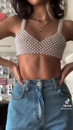 Mode Tips, Diy Vetement, Diy Clothes Design, Diy Fashion Clothing, Diy Sewing Clothes, Fashion Hacks Clothes, Clothing Hacks, Cropped Top, Sewing Clothes