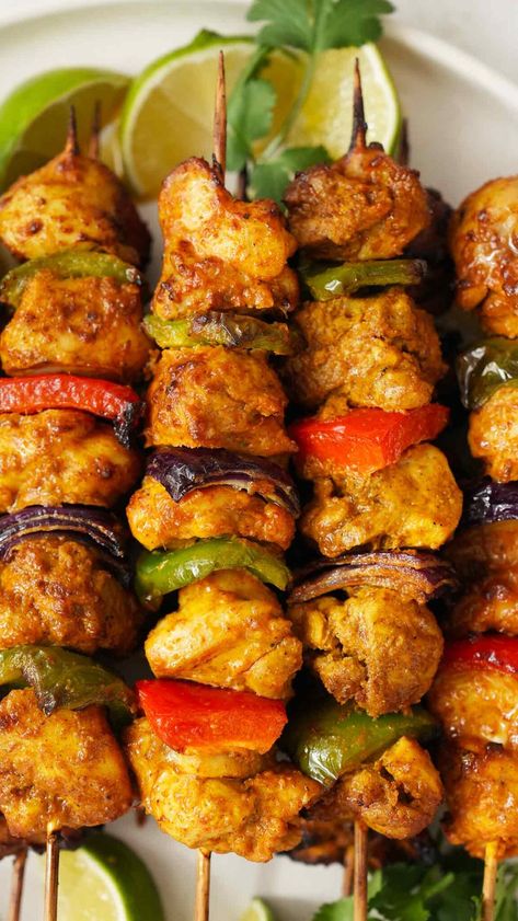 Chicken Kebab - Khin's Kitchen Chicken Kebabs On The Grill, Chicken Kebobs, Chicken Pakora Recipe, Döner Kebab, Chicken Kebab Recipe, Chicken Kebab, Kebab Skewers, Kebab Recipe, Chicken Menu