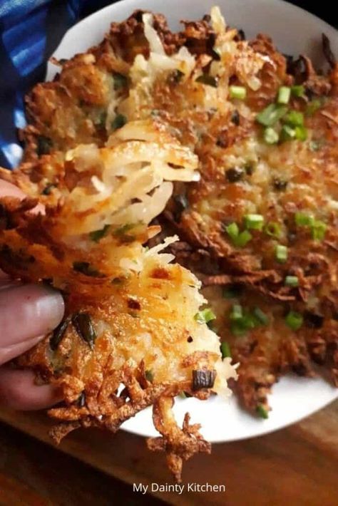 Vegan Latkes, Clean Appetizers, Vegan Potato Pancakes, Latkes Recipe, Veg Snacks, Potato Latkes, Potato Fritters, Quick Vegan, Potato Snacks