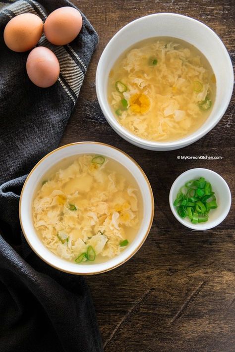 Egg Drop Soup, the Korean way. It's so delicious and very comforting! And, super easy to make! Just follow my simple 2 step instructions! Korean Egg Drop, Egg Drop Soup Easy, Egg Soup Recipe, Korean Soup Recipes, Korean Breakfast, Korean Egg, Egg Soup, Easy Korean Recipes, Recipe Korean