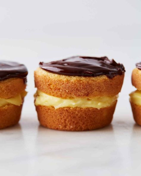 The classic pie flavors are just as delicious in cupcake form. Martha made this recipe on episode 701 of Martha Bakes. Individual Cupcakes, Boston Cream Pie Cupcakes, Chocolate Ganache Glaze, Creme Pie, Pie Cupcakes, Cream Pies, Whoopie Pie, Cream Cupcakes, Pie Flavors