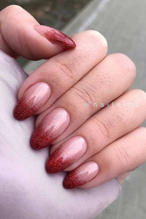 30 Classy Ombre Nail Designs To Copy All Year - 84 Red Tip Nails, Stars Nails, Red Ombre Nails, Glitter Tip Nails, Red Nails Glitter, Unghie Sfumate, Kutek Disney, Nails Ombre, Red Acrylic Nails