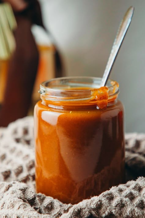 The Best Starbucks Pumpkin Spice Syrup Recipe (Copycat!) Pumpkin Sauce For Pancakes, Pumpkin Sauce For Coffee, Starbucks Pumpkin Spice Syrup Recipe, Pumpkin Syrup Recipe, Pumpkin Spice Syrup Recipe, Pumpkin Pie Syrup, Pumpkin Pancakes Easy, Pumpkin Syrup, Starbucks Pumpkin Spice