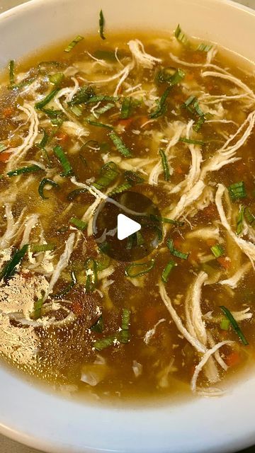 Chicken Hot And Sour Soup, Hot And Sour Soup Recipe, Mere Mehboob, Hot Sour Soup, Hot And Sour Soup, Sour Soup, Videos Cooking, Soup Season, Veg Recipes