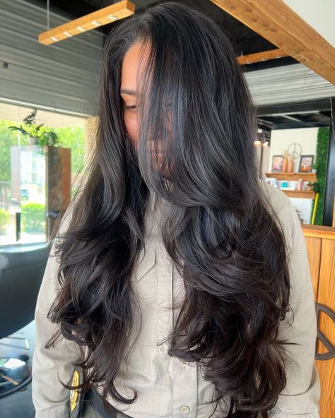 Long Layers + Long face framing on some of the thickest and longest hair I’ve laid my hands on 🤍 Struggle with heavy hair, but don’t want to rid of your length? Layers can be the perfect option to add shape, remove weight and keep your length 🙌 For more information on our haircut services or consultations, send us a friendly Message to this profile or Call or Text 956-342-4010 ☮️ • • #Hair #trending #trendinghair #hairsalon #blondehair #dimensionalblonde #airtouch #haircut #hairtransformat... Hair Cuts For Long Hair And Round Faces, Long One Length Haircut, Rounded Long Layers, Long Layered Haircuts With Face Framing, Round Layers Haircut, Long Face Framing, One Length Haircuts, Layers Long, Heavy Hair