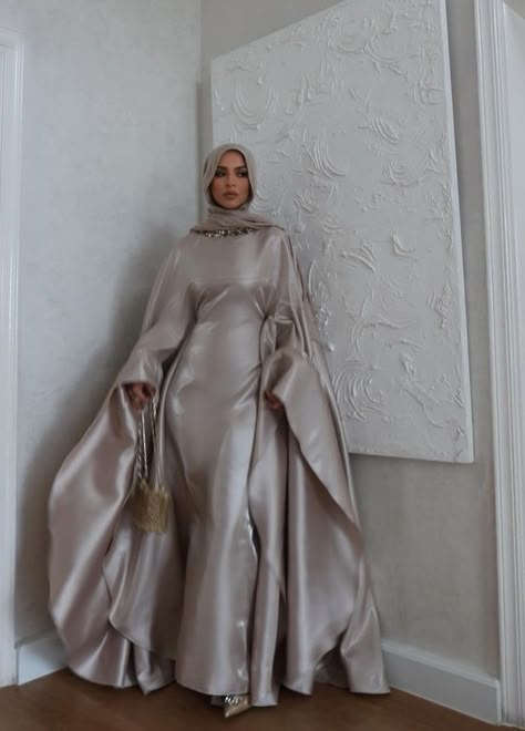 Happy Fasting, Estilo Hijab, Bride Dress Simple, Modest Dresses Fashion, Hijabi Fashion Casual, Modest Dresses Casual, Modesty Fashion, Arab Fashion, I Dont Know