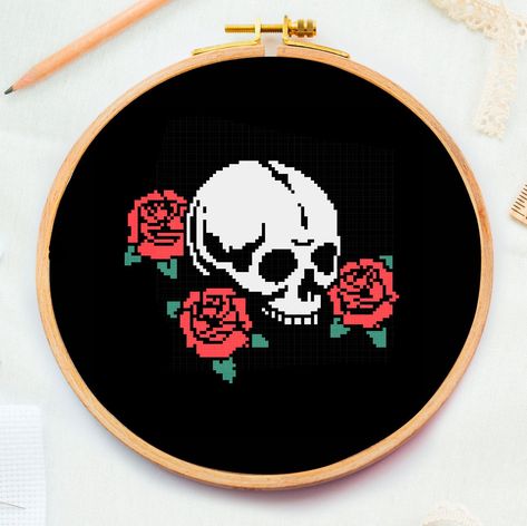 Skull Cross Stitch Pattern, Skull Cross Stitch, Cross Stitch Skull, Rose Embroidery Designs, Rose Embroidery Pattern, Skull Embroidery, Cross Stitch Quotes, Easy Cross Stitch Patterns, Funny Cross Stitch Patterns