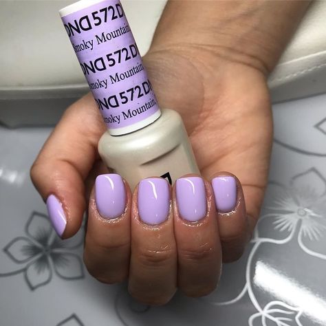 Nails Poster, Dnd Gel Nail Polish, Dnd Nail Polish, Nail Polish Style, Gel Nail Polish Colors, Dnd Gel Polish, Gel Nail Colors, Gel Polish Colors, Smoky Mountain