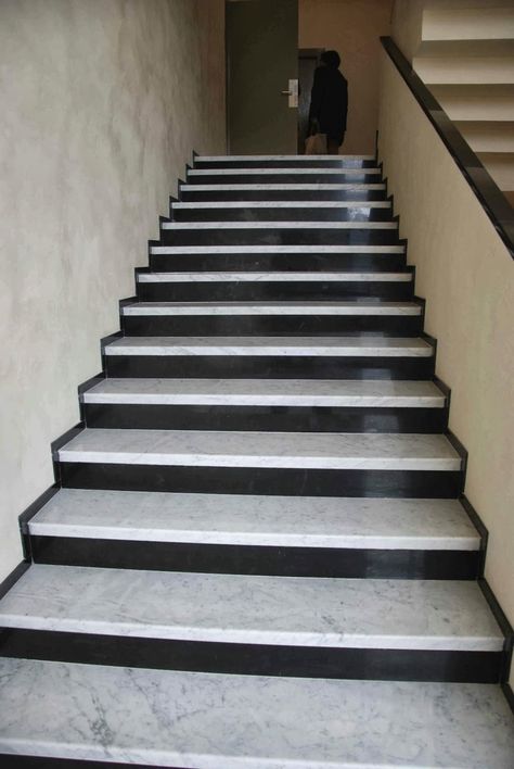 White And Black Stairs, Staircase Tiles, Stairs Tiles Design, Office Stairs, Granite Stairs, Tiled Staircase, درج السلم, Marble Flooring Design, Staircase Design Modern