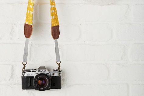 Camera Strap Diy, Yoga Mat Bag Pattern, Sew Gifts, Gifts To Sew, Diy Sleep Mask, Vintage Camera Strap, Basic Sewing Kit, Handmade Presents, Diy Father's Day