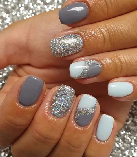 Winter 2024 Dip Nails, Winter 2024 Gel Nails, Turquoise And Grey Nails, Gray Gel Nails Ideas, Gray Dip Nails, Winter Fingernails, Gel Short Nail Designs, Nail Art Square Nails, Grey Winter Nails