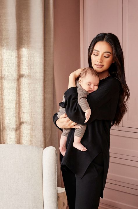 Inside Shay Mitchell’s Reimagined L.A. Oasis | Architectural Digest Mother Love, Foto Baby, Shay Mitchell, Architectural Digest, Young Living, Pretty Little Liars, Mommy And Me, Baby Photography, Mom And Baby