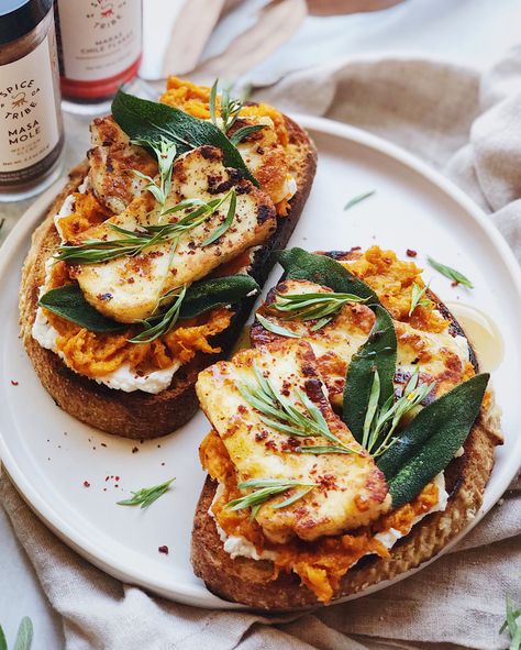 Recipe: Spiced Honeynut Squash Toasts — Lily Morello Squash Toast, Mashed Squash, Honeynut Squash, Fall Recipes Breakfast, Fried Halloumi, Fall Breakfast, Spices And Seasonings, Squash Recipes, Savoury Dishes