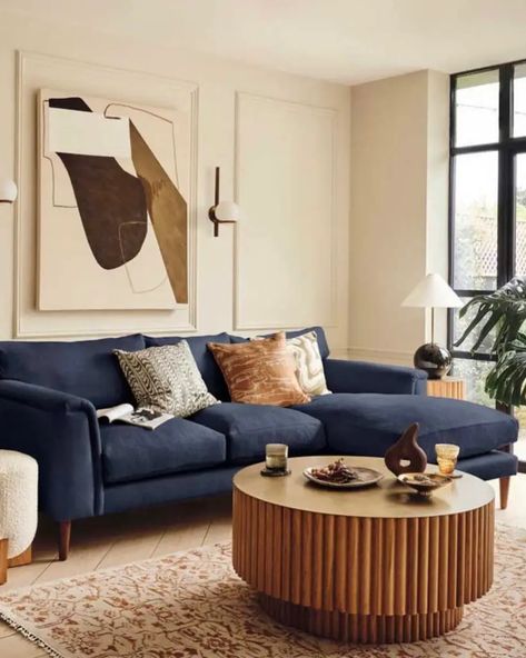 Blue Sofa Decor Ideas, Altari Sofa, Blue Aesthetic Home Decor, Blue Aesthetic Decor, Apartment Boston, Blue Sofa Decor, Blue Sofa Living Room Ideas, Blue Aesthetic Home, Navy Blue Sofas