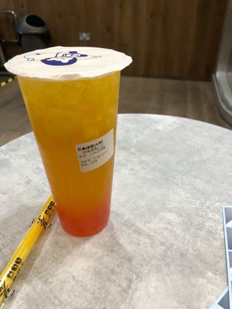 mango bubble tea Iced Tea Boba, Mango Bubble Tea Aesthetic, Mango Fruit Tea Boba, Boba Tea Mango, Mango Tea Boba, Mango Boba Tea, Boba Mango, Mango Bubble Tea, Mango Boba