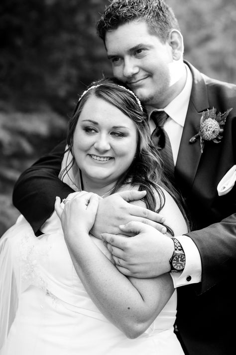 Plus size wedding photography-Bride & Groom Plus Size Wedding Portraits, Wedding Photos For Plus Size Brides, Plus Size Wedding Couple, Plus Size Bride Photography Poses, Plus Size Wedding Photography, Plus Size Bride Photography, Poses Plus Size, Photography Plus Size, Wedding Woods