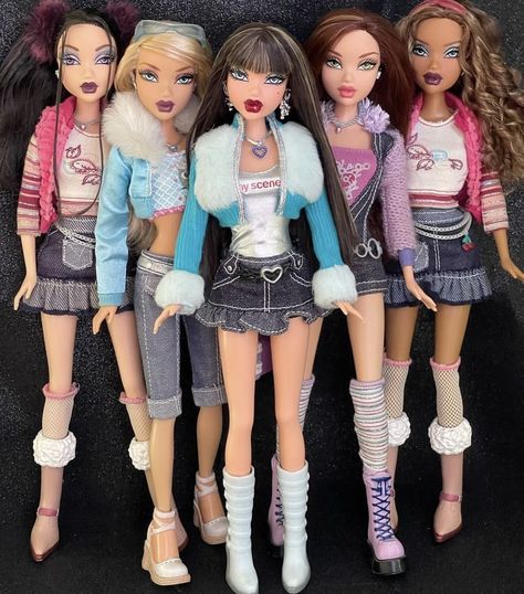 Old Barbie Dolls, Liv Dolls, Bratz Doll Outfits, Brat Doll, Barbie Doll Set, Barbie Fashionista Dolls, Bratz Inspired Outfits, 2000s Clothes, Film Anime