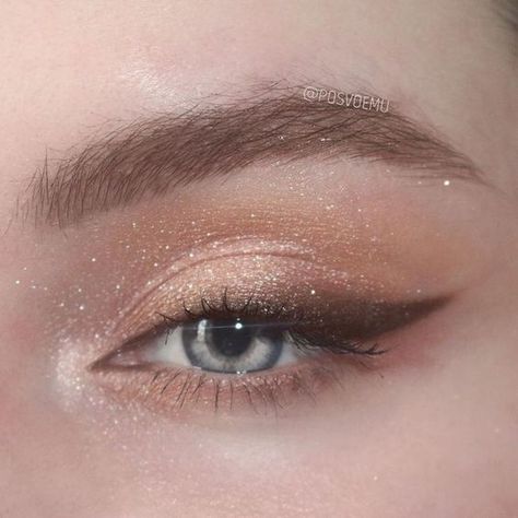 Winter Makeup Natural, Nye Makeup, Maquillage On Fleek, Prom Eye Makeup, Subtle Makeup, Cute Eye Makeup, Dance Makeup, Formal Makeup, Cat Eye Makeup