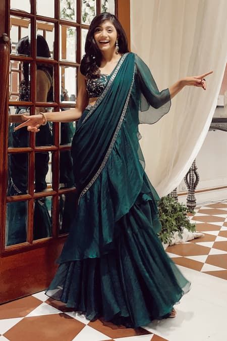 Buy Green Organza Embroidery Square Pre-draped Ruffle Saree With Blouse For Women by Label Sanya Gulati Online at Aza Fashions. Saree With Frills, Farewell Dresses For Women, Saree Potrait, Ruffle Saree Designs, Frill Saree, Ruffle Sarees, Simple Lehenga, Gaun Fashion, Ruffle Saree