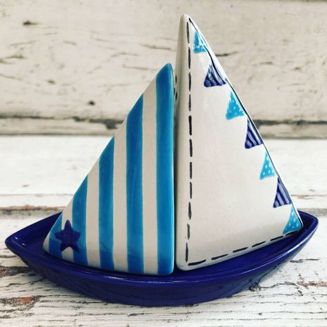 Ceramic Sailboat, Kids Pottery, Diy Ceramic, Ceramics Projects, Santa Lucia, Salt And Pepper Set, Clay Ceramics, Polymer Clay Crafts, Clay Art