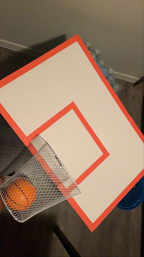 Basketball Trash Can Diy, Cardboard Basketball Hoop, Basketball Party Diy Decor, Dollar Tree Poster Board Ideas, Basketball Decor Ideas, Basketball Parade Float Ideas, Diy Basketball Decorations, Diy Basketball Party Decorations, Diy Basketball Decor