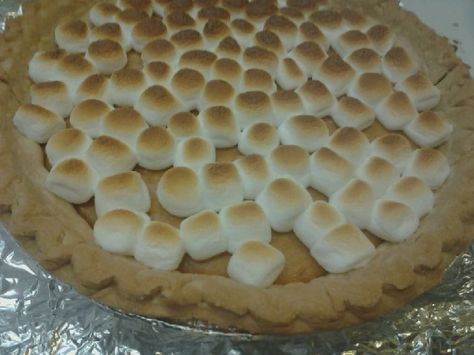 Sweet potato pie, made with leftover candied yams from Thanksgiving dinner, then, of course, topped with more toasted marshmallows! Candied Yams, Make Dessert, Holiday Leftovers, Candy Yams, Sweet Potato Pies Recipes, Dessert Pizza, Potato Pie, Easy Family Dinners, Sweet Potato Pie