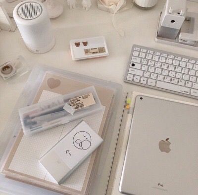 Study Stationery, Cream Aesthetic, Study Room Decor, Cute School Supplies, Aesthetic Rooms, Study Space, Korean Aesthetic, Study Desk, Studying Inspo