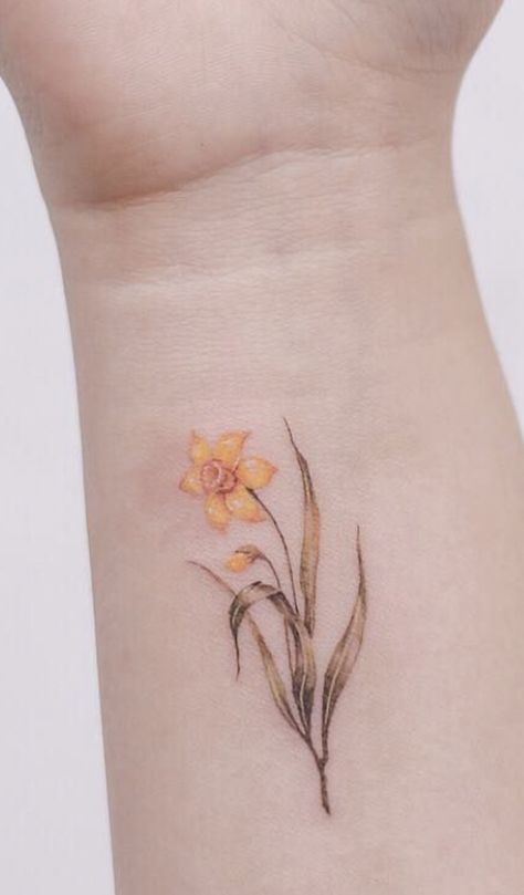 Daffodil Flower Tattoos, Name Flower Tattoo, Green Tattoos, Daffodil Tattoo, Floral Tattoos, Tattoo Color, Daffodil Flower, Memorial Tattoos, Tat Ideas