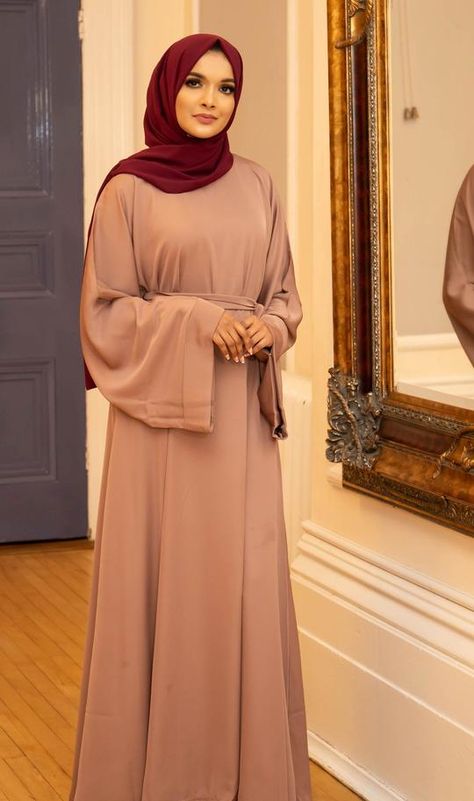 Choose from Aaliya Collections beautiful selection of Plain Abayas these are essentials for your Modest Wear! Our Abayas are made from high quality nidha material and available in many stunning colours and the option of both open or closed. Hijab Stile, Abaya Designs Latest, Floral Print Swimwear, Abaya Design, Estilo Hijab, Stile Hijab, Mode Abaya, Summer Elegant, Muslim Fashion Dress