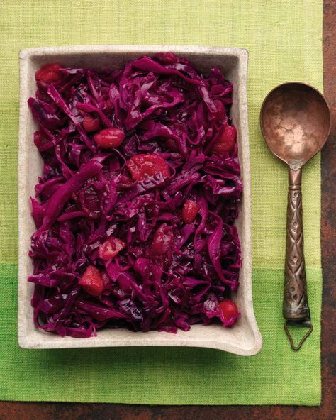 Christmas red cabbage Red Cabbage Christmas, Spiced Red Cabbage, Cooked Red Cabbage, Red Cabbage Recipe, Vegetarian Christmas Recipes, Cabbage Side Dish, Red Cabbage Recipes, Vegetarian Christmas, Easy Peasy Recipes