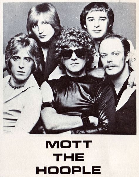 Mott the Hoople promo pic Autumn 1974 Ian Hunter, Mott The Hoople, Mick Ronson, Childhood Pictures, Live Band, Glam Rock, Pop Rocks, Debut Album, Music Stuff