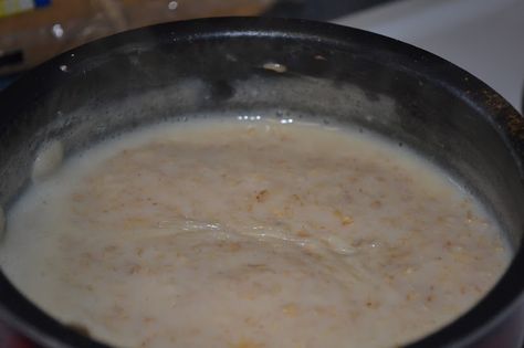 This is something I discovered years ago and it is my favorite way to make oatmeal! It is creamy and lightly sweet and you can simmer it to ... Sweet Rice Pudding Recipe, Avena Recipe, Dominican Style, Healthy Winter Meals, Breakfast Oatmeal Recipes, Dominican Food, Eat Pretty, Dutch Recipes, Man Food