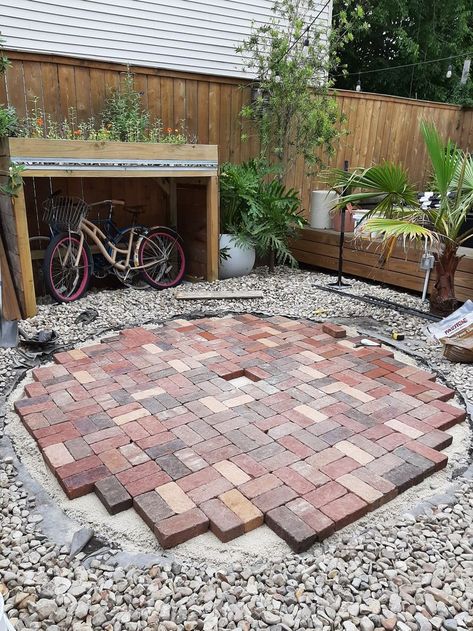 Liz and Tim Kamarul of New Orleans created this unique patio themselves, using Rumbled Madrid pavers. Pine Hall Brick, Circular Patio, Unique Patios, Clay Pavers, Living Room Transformation, Brick Patios, Room Transformation, Brick Building, Interior Stylist