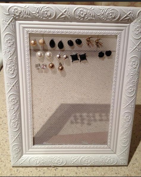 Jewelry Storage Diy, Boho Jewelry Diy, Vintage Jewelry Diy, Diy Jewelry To Sell, Hiasan Bilik Tidur, Jewelry Organizer Wall, Diy Jewelry Display, Diy Jewelry Holder, Diy Jewelry Unique